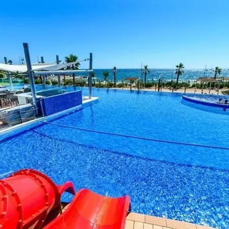 Deluxe Clara Sea Senses