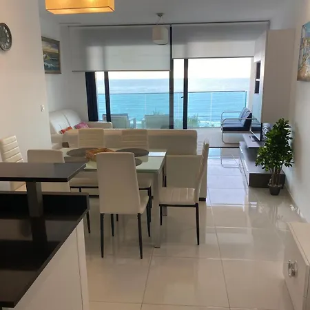 Deluxe Clara Sea Senses