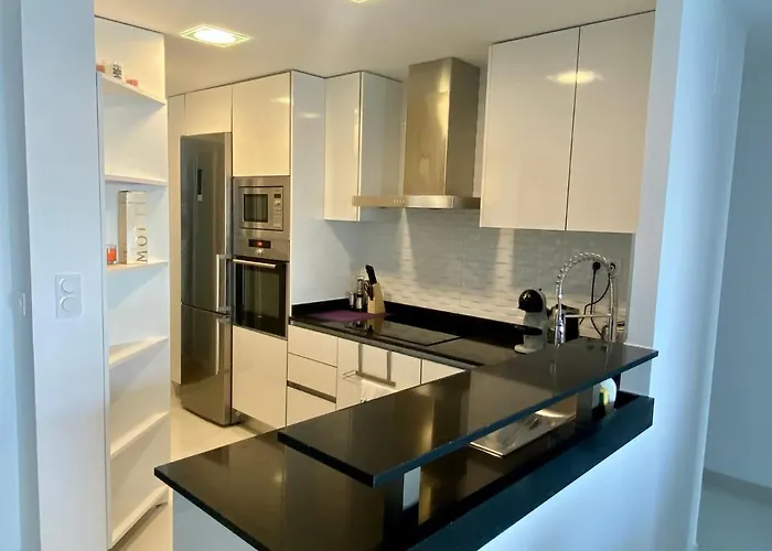 Deluxe Clara Sea Senses