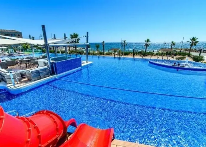 Deluxe Clara Sea Senses